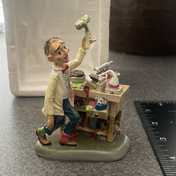 Dr. Lunatic, The Mad Scientist Snow Village Halloween Series 54702 - Picture 2 of 11